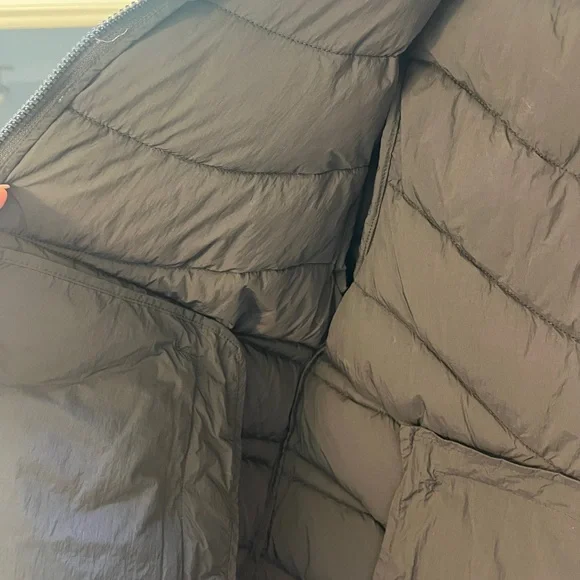 Roxy Black and White Paisley Puffer Jacket/ski layer - Picture 8 of 10